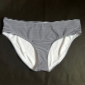 NWOT Niptuck Navy & White Striped Bikini Bottoms. full Coverage. Size 10